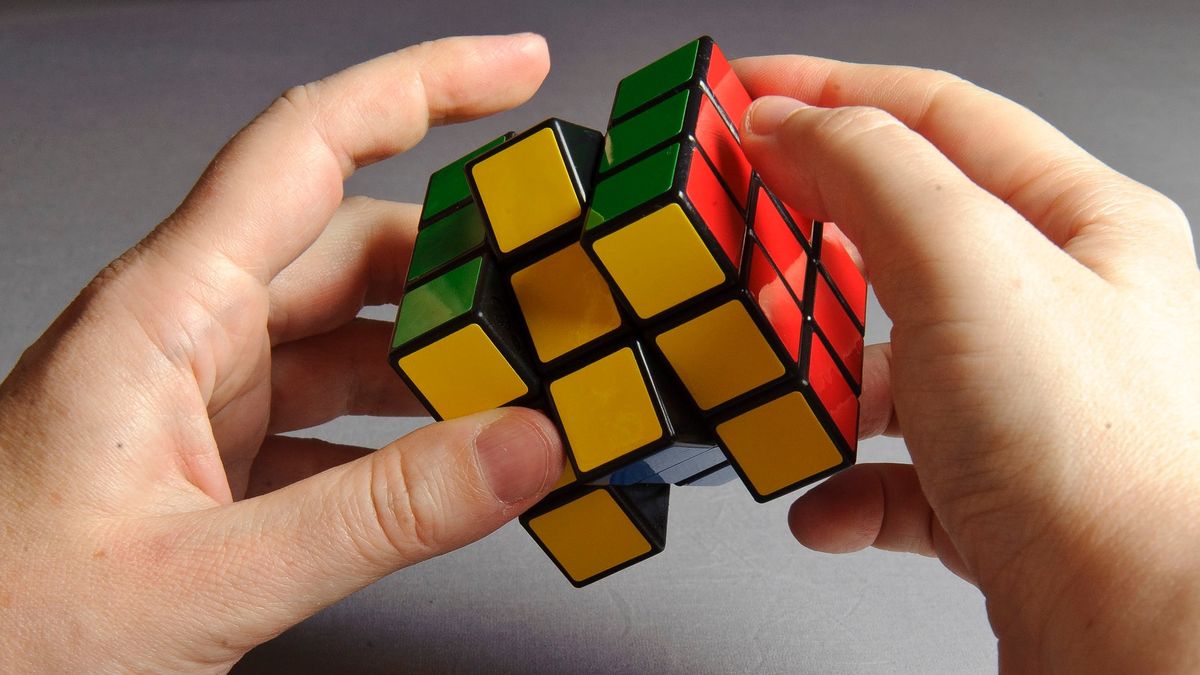 Má doma přes 7000 hlavolamů: Rubikovu kostku nic nepřekoná